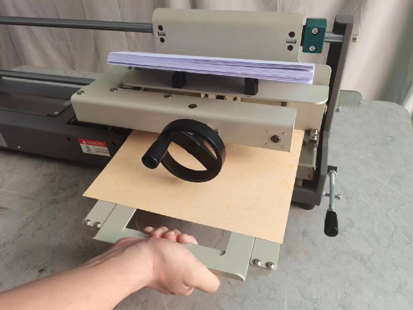 Professionelle industrielle He – Binding Machine Comb Bewertung und Preis
